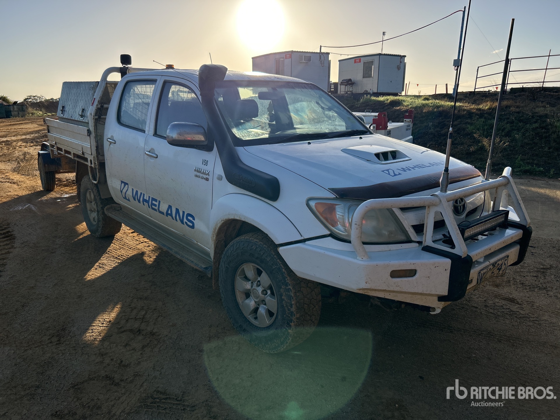 2005 Toyota Hilux 4x4 Dual Cab Pickup