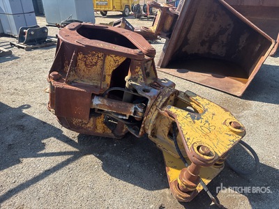 36 in Rotating Excavator Grapple