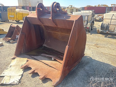 74 in Digging Excavator Bucket