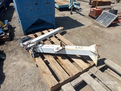 Auto 500 lb Truck Crane