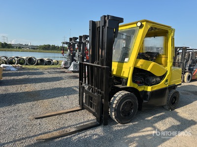 2012 Yale GDP080 6750 lb Pneumatic Tire Carrelli Elevatori