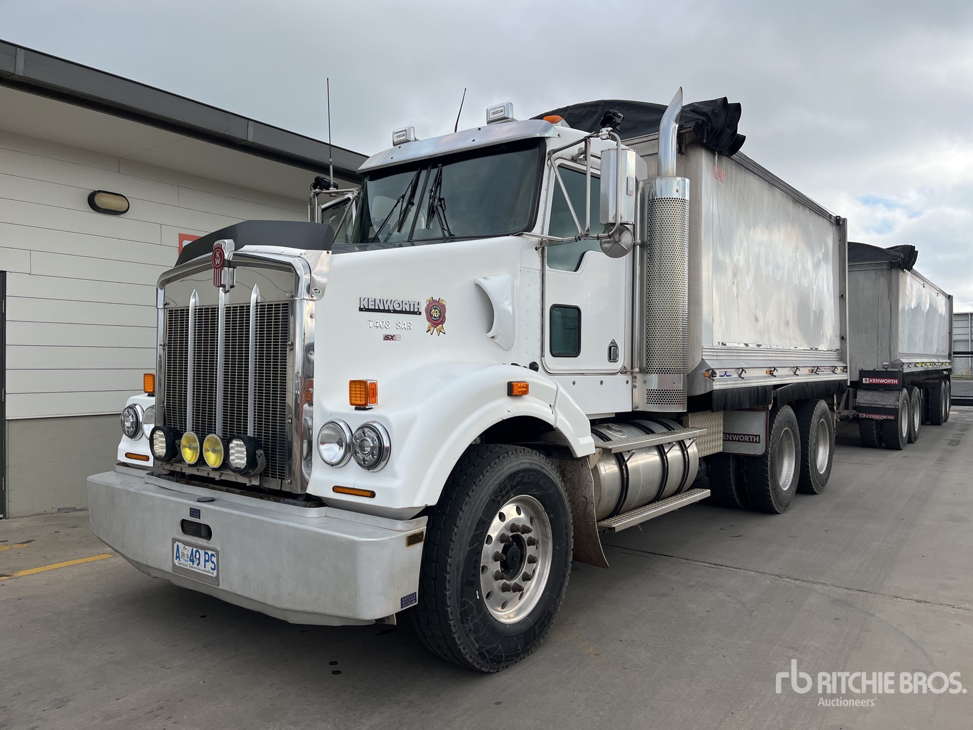 2008 Kenworth T408 SAR 8x4 Tipper Truck | Ritchie Bros. Auctioneers