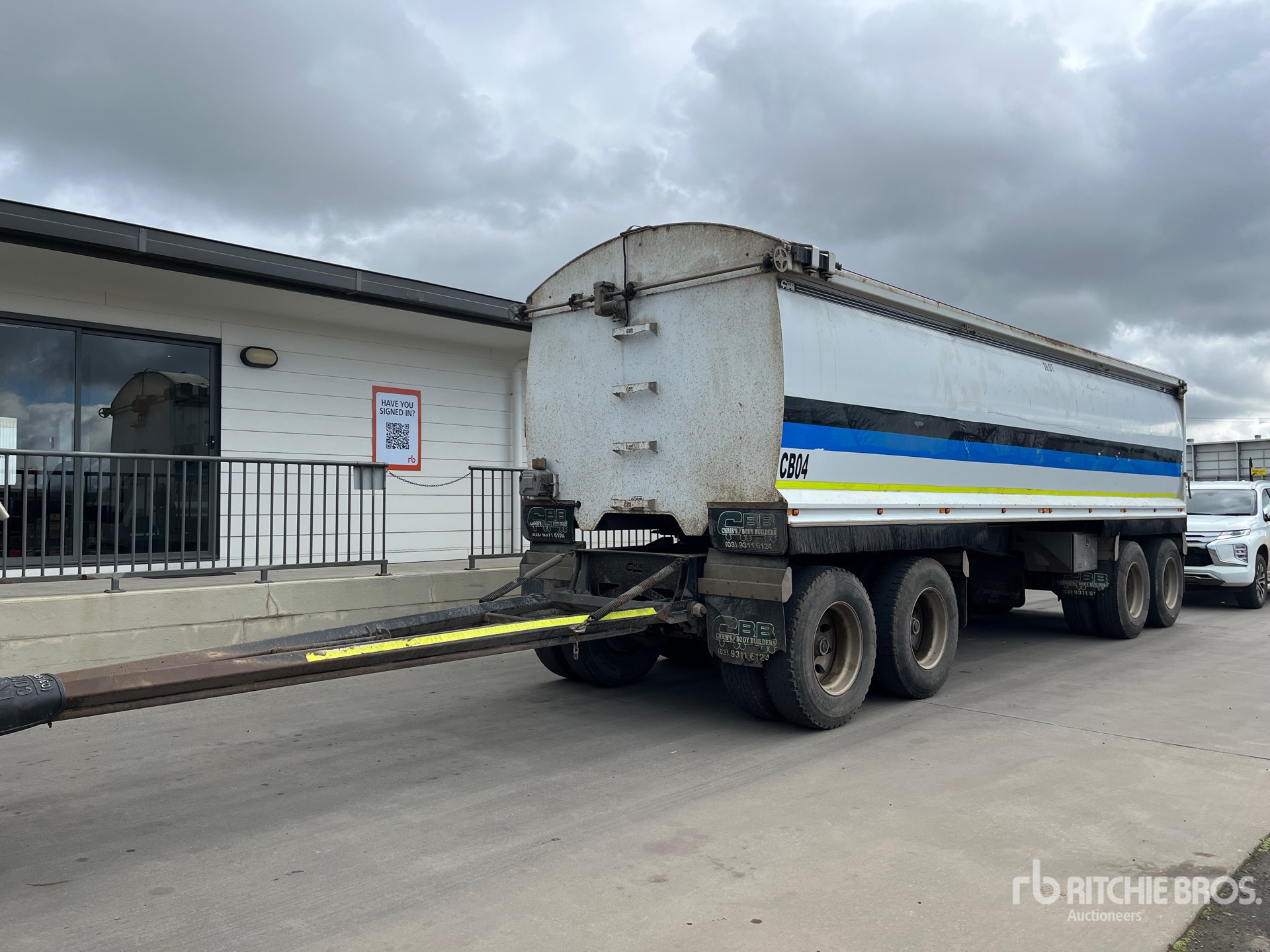 2019 CBB Quad Dog End Dump Trailer