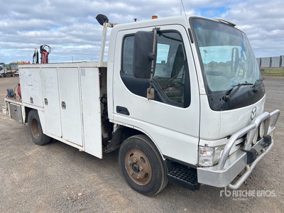 2000 Mazda T4600 4x2 Camion de servicios