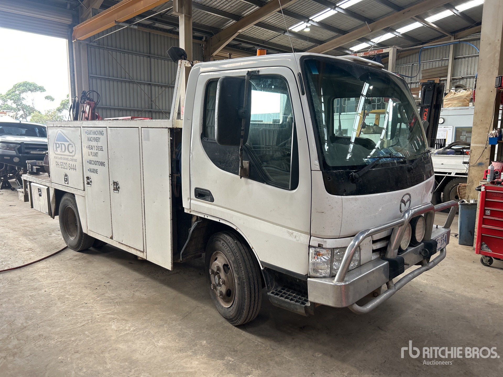 2000 Mazda T4600 4x2 Service Truck