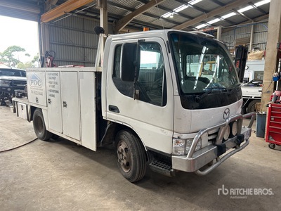 2000 Mazda T4600 4x2 Service Truck