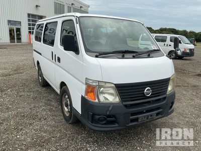 2010 年 Nissan Caravan Passenger Van