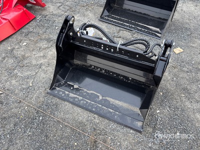 2025 GIYI GY-XKH39F 39 in Multi-Purpose Mini Skid Steer Bucket (Unused)