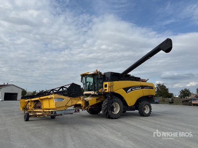 2003 New Holland CX8.80 Combine Harvester