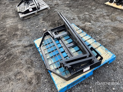 2025 GIYI GY-DHC Skid Steer Forks (Unused)