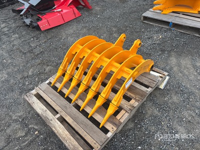 2025 GIYI 32 in Excavator Rake - Fits Cat 305 (Unused)