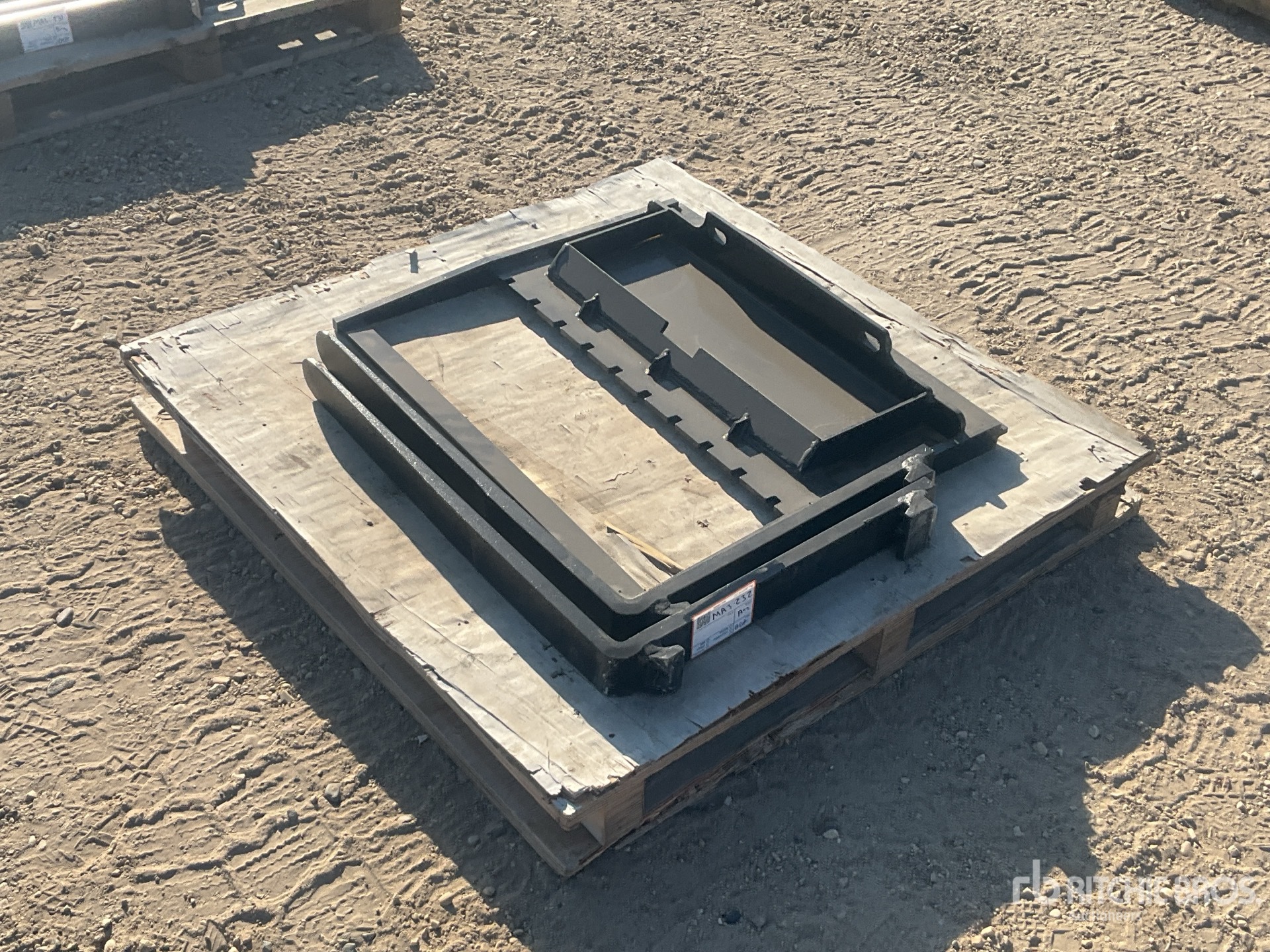 2025 GIYI GY-XHC 30 in Mini Skid Steer Forks (Unused)