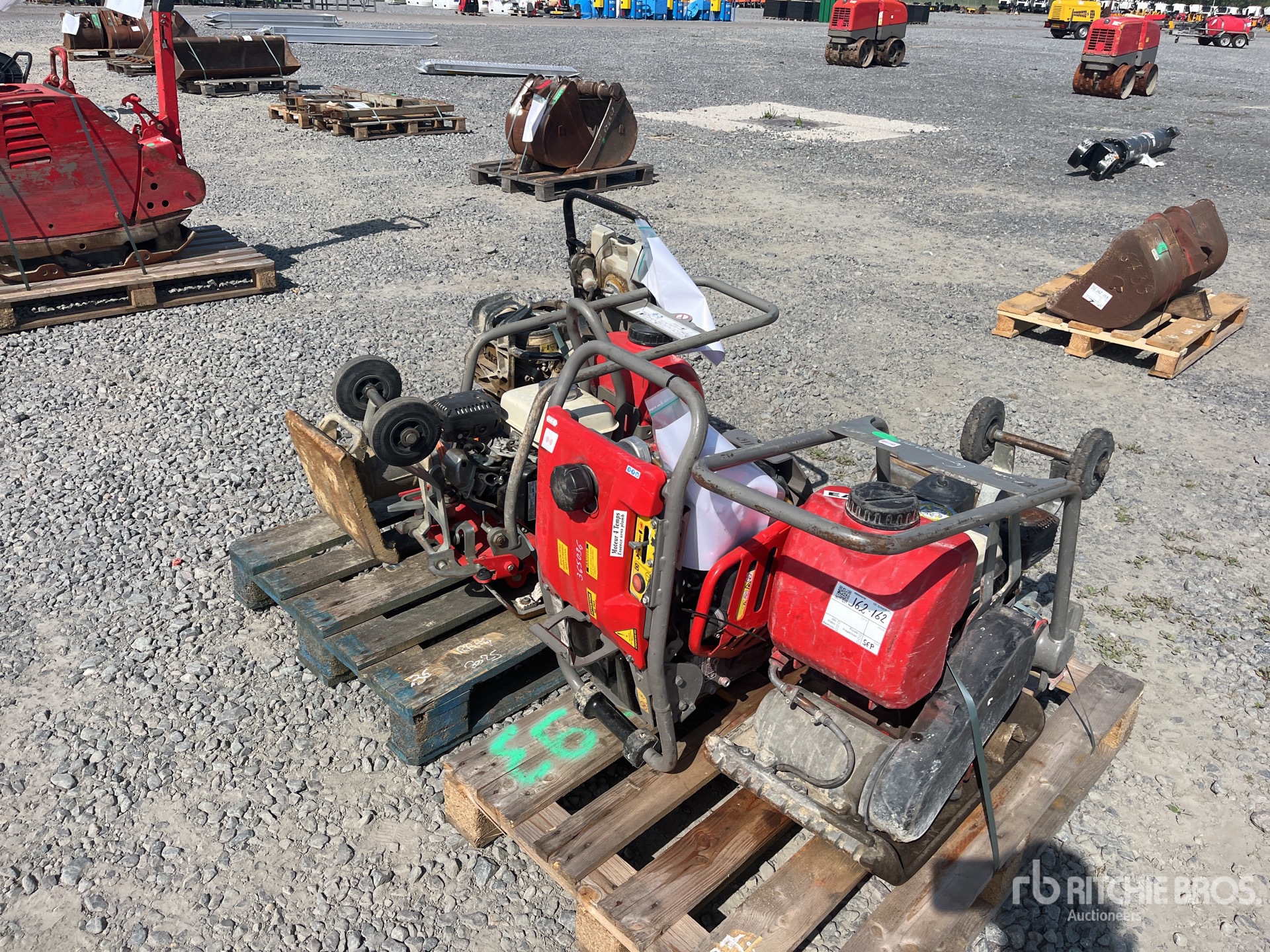 Quantity of (1) Rental Equipment Parti varie
