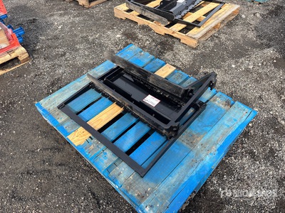 2025 GIYI GY-XHC Mini Skid Steer Forks (Unused)
