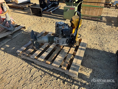 2014 Wacker Neuson BS50-4S  آلة  لتسوية السطح غير المستوي