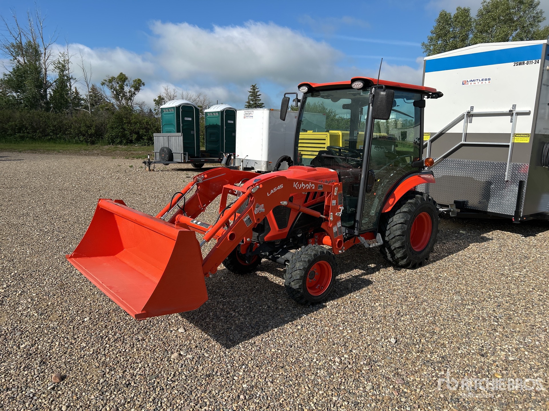 2023 Kubota LX4020 HSDCC 4WD Tractor