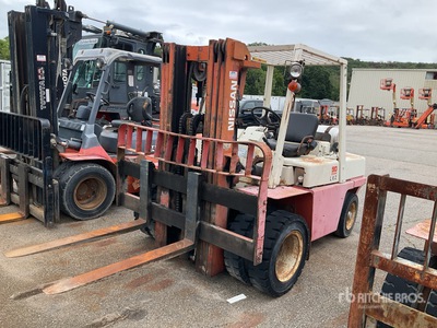 1996 Nissan BGF03A40V 9000 lb Pneumatic Tire Forklift