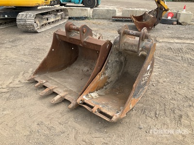 Quantity of (2) Digging Excavator Bucket