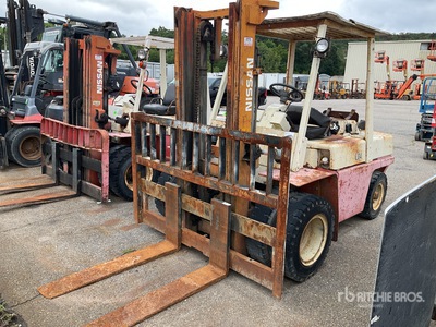 1996 Nissan BGF03A40V 9000 lb Cushion Tire Forklift