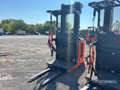 Doosan BOP15S 3000 lb Order Picker