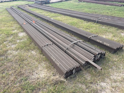Quantity of (3) Bundles of 2 in x 2 in x 40 ft Angle Iron Materiale edile