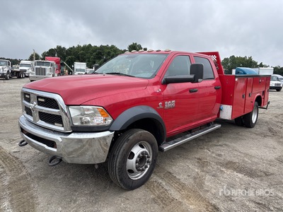 2017 Ram 5500 4x2 Crew Cab Autocarro di servizio
