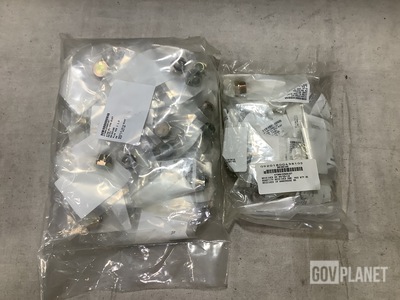 (861) BAE Systems R0102166 Threaded Tube Fitting Plugs
