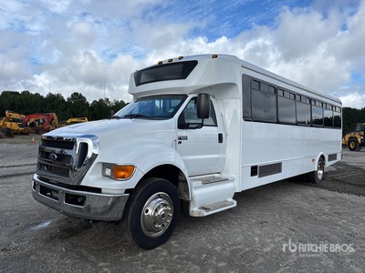 2015 Ford F-650 4x2 33-Seat Bus