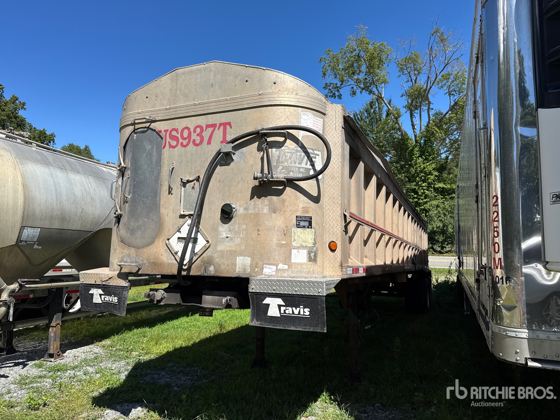 1991 Travis Body & Trailer 39 ft 0 in T/A Aluminum Frameless End Dump Trailer