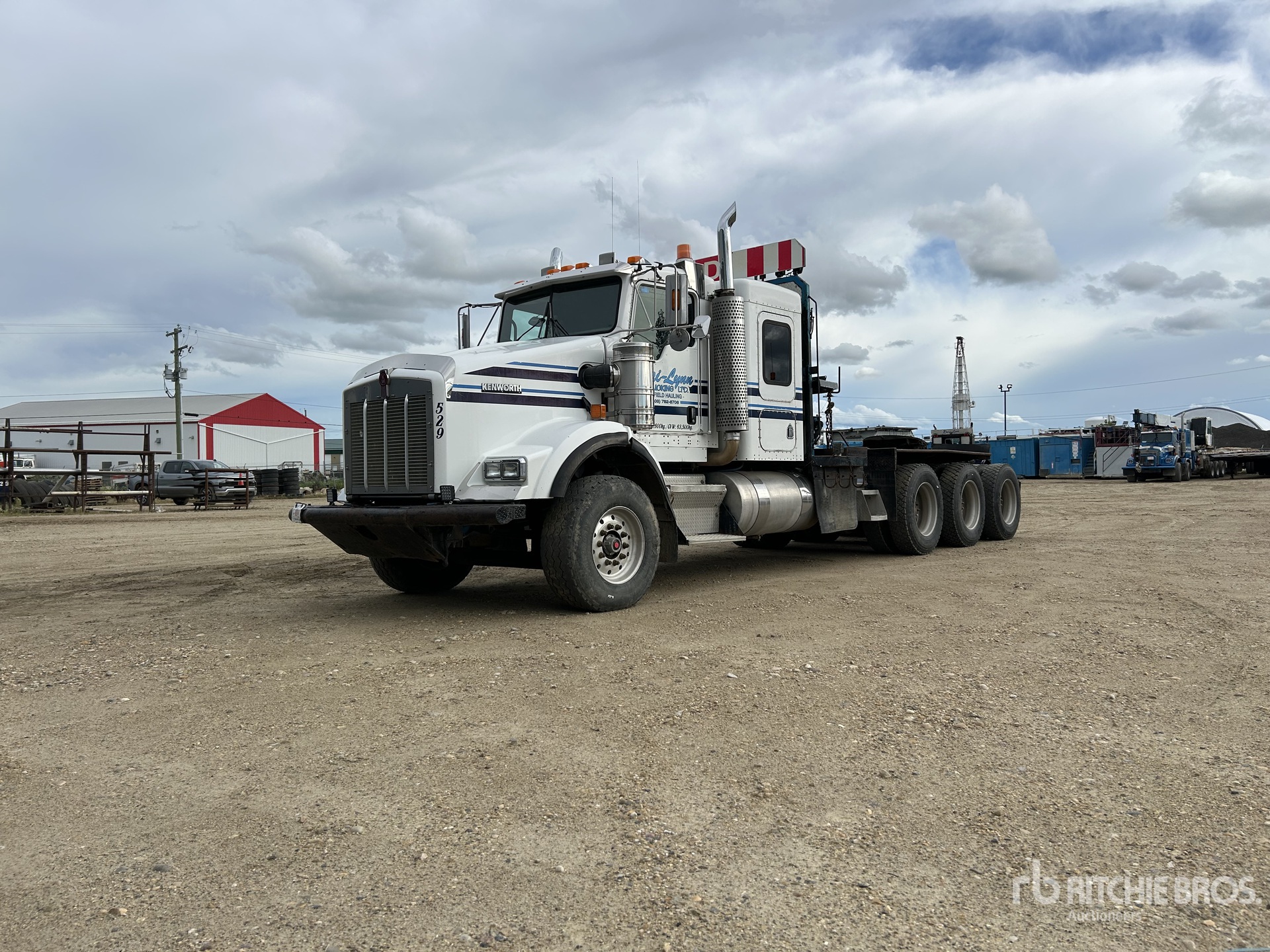2006 Kenworth T800 8x6 Sleeper Winch Truck