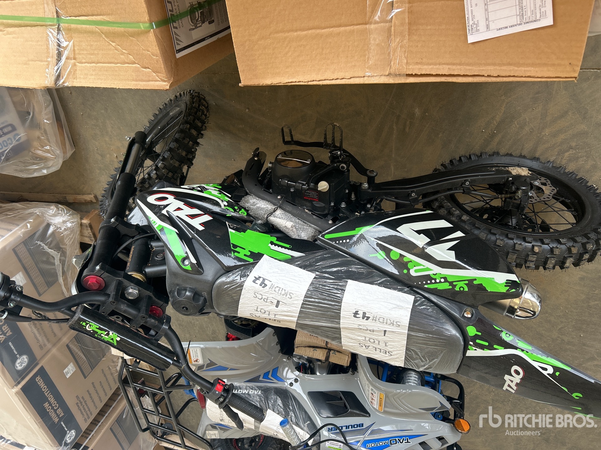 DB 17 Dirt Bike Divers - Sports motorisés