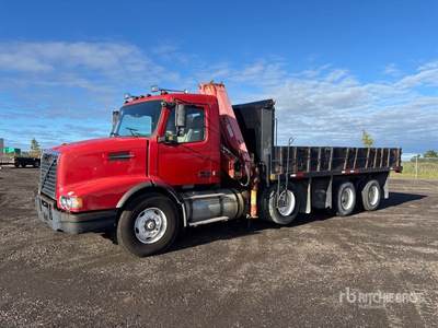 Fassi F190 16000 lb Knuckle Boom on 2004 Volvo VHD64 8x4 Kranwägen