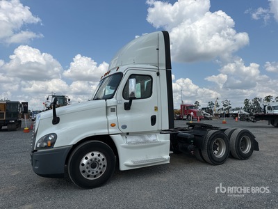 2018 Freightliner Cascadia 125 6x4 Cabeza Tractora Cabina Corta