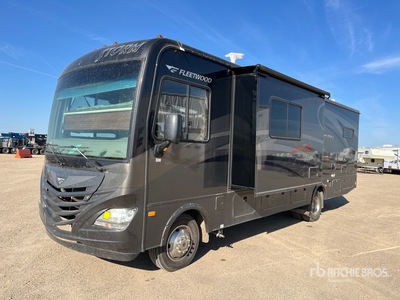 2014 Fleetwood Storm 32H Motor Home