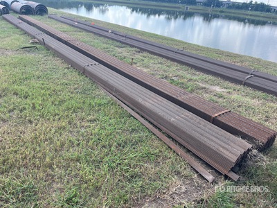 Quantity of (2) Bundles of 2 in x 2 in x 40 ft Angle Iron Materiale edile