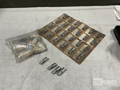 (77) Parker-Hannifin N9506CC Tube to Hose Straight Adapters