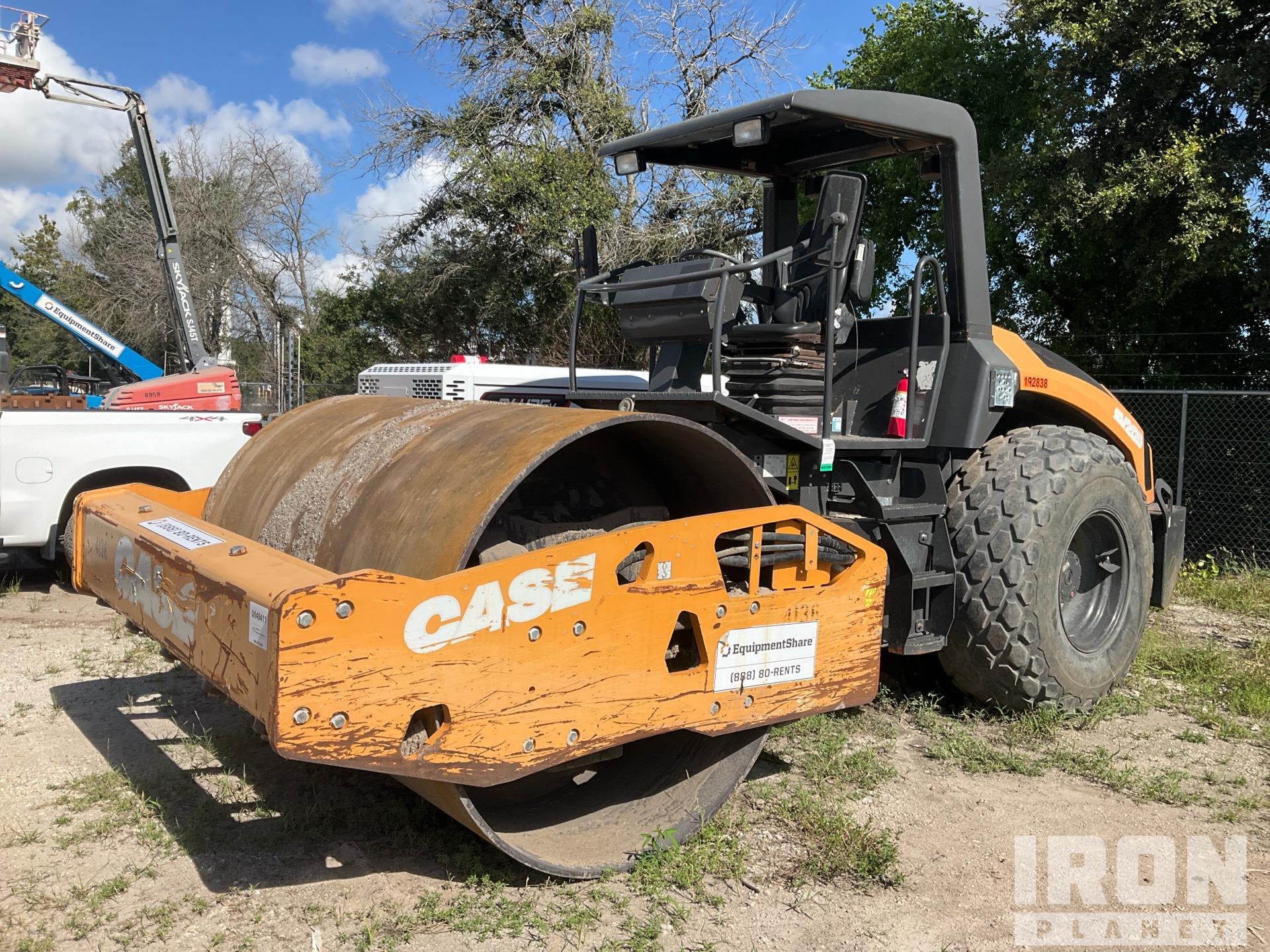 2018 Case SV212D Smooth Drum Compactor