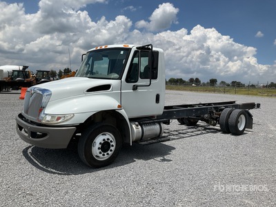 2017 International Durastar 4300 4x2 Camion Chasis Cabina / Cab and Chassis