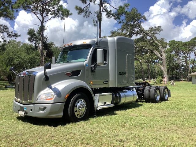 2021 Peterbilt 579 6x4 T/A Sleeper Truck Tractor