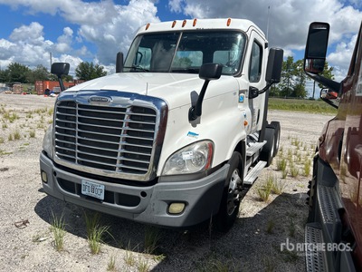 2015 Freightliner Cascadia 113 6x4 3-Achs Sattelzugmaschine