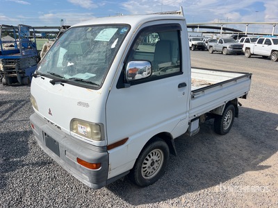 1998 Mitsubishi 4x4 Veicolo da lavoro (Inoperable)