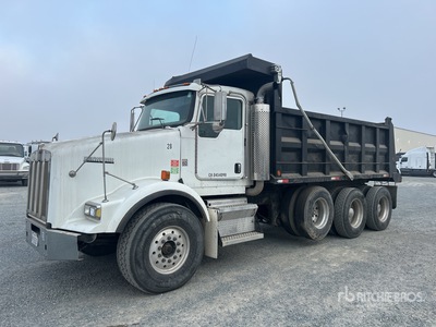 2011 Kenworth T800 8x4 4-Achs Kipper-Lkw