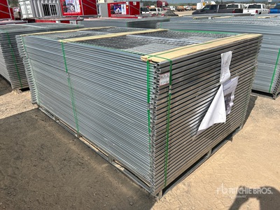 Quantity of (59) 9 ft 6 in x 6 ft Galvanized 柵