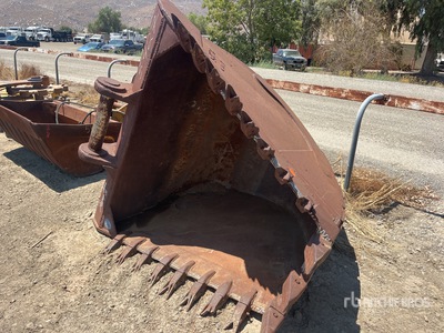 V-Ditching 24in from base, 65in top of bucket Excavator Bucket