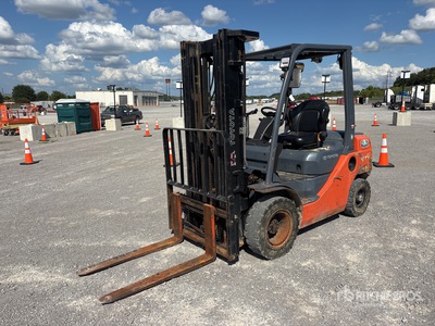 2018 Toyota 8FDU25 4500 lb Pneumatic Tire Forklift