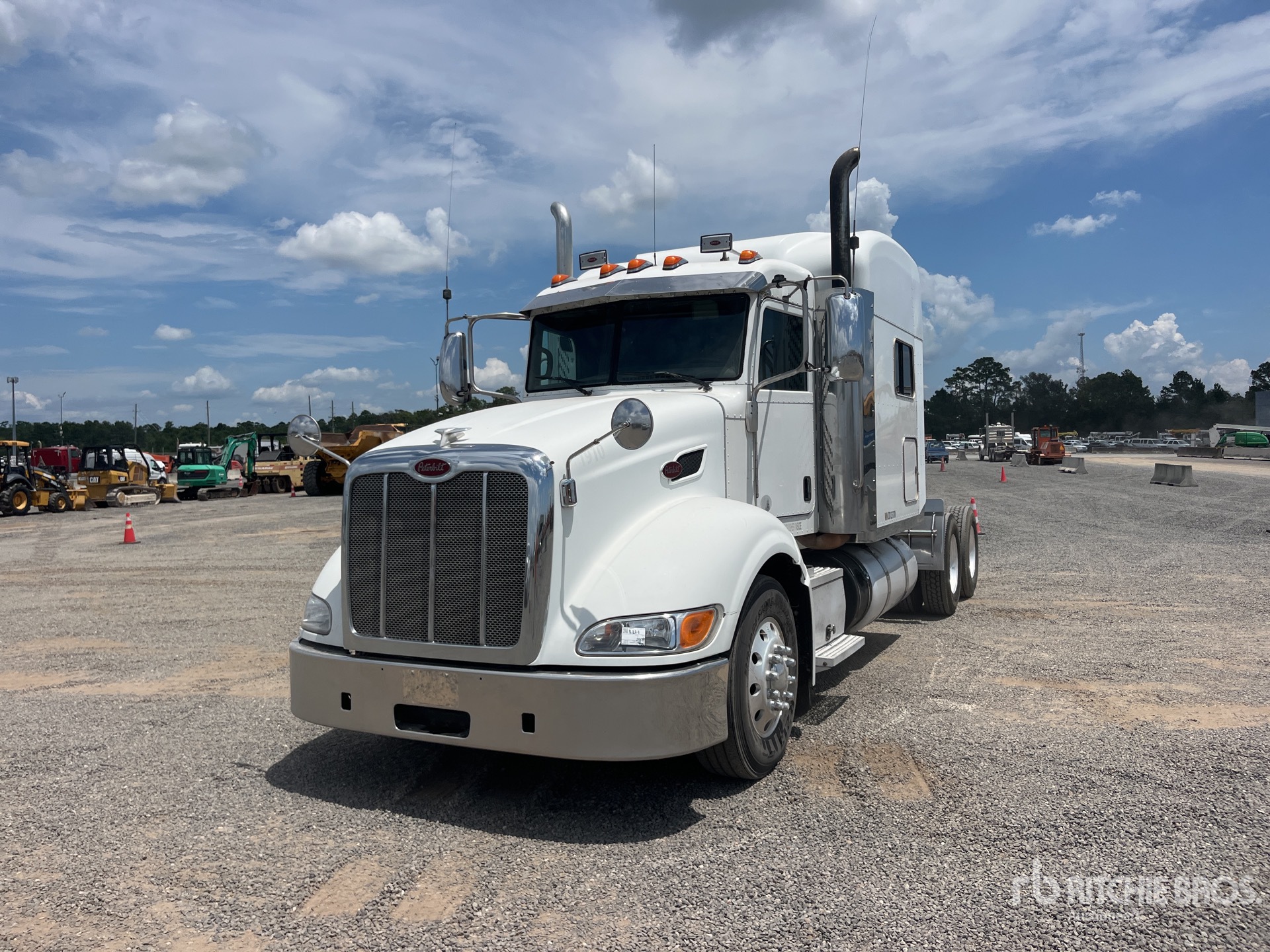 2012 Peterbilt 386 6x4 T/A Sleeper Truck Tractor