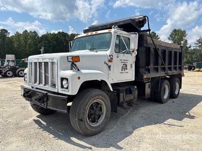 2000 International F-2554 6x4 T/A Camión dumper
