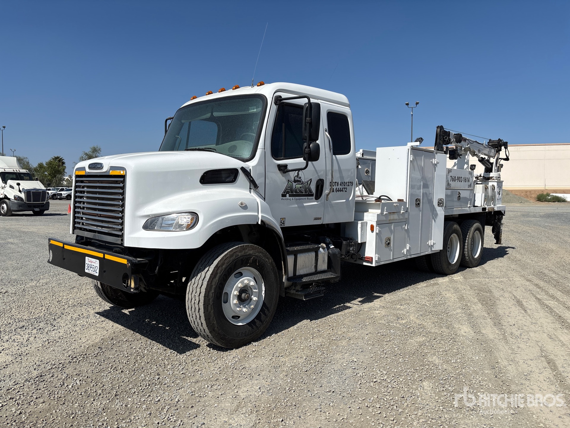 2012 Freightliner M2 106 6x4 Extended Cab Autocarro officina