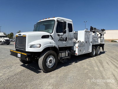 2012 Freightliner M2 106 6x4 Extended Cab شاحنة خدمة