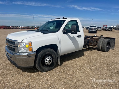 2013 Chevrolet Silverado 3500 4x4 Cab & Chassis